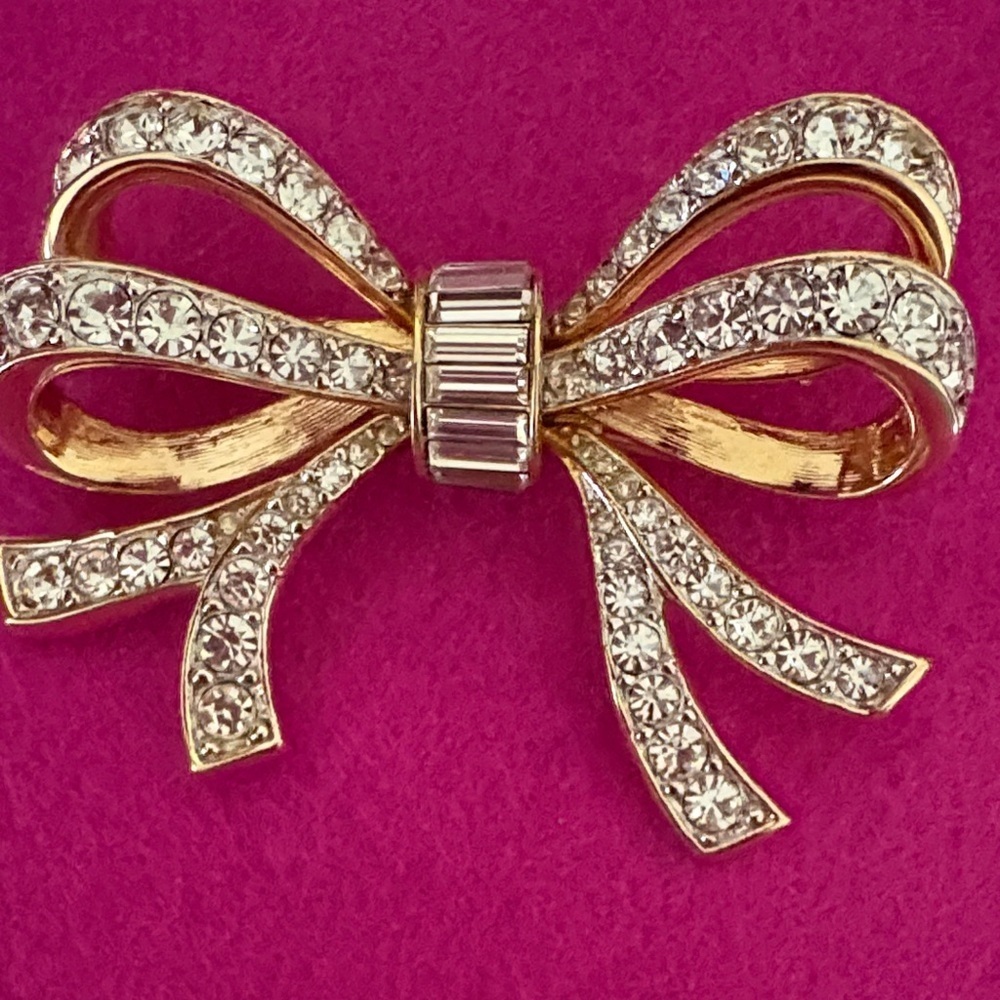 Vintage Swarovski Sparkling Gold and Silver Bow Brooch - Picture 5 of 7